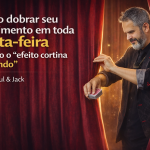 Arte 16:9 com cortinas vermelhas fechando ao fundo. À esquerda, texto grande: “Como dobrar seu rendimento em toda sexta-feira usando o ‘efeito cortina fechando’ – Por Paul & Jack”. À direita, Paul faz um truque com cartas. Logo “Paul & Jack” em vermelho no canto inferior esquerdo.