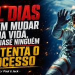 Capa de blog em formato 16:9 mostra Paul vestido de astronauta flutuando no espaço, com a Terra ao fundo e a mão levantada, como em um aceno. À esquerda, o título em destaque diz: “Mil dias podem mudar sua vida, mas quase ninguém sustenta o processo - Por Paul & Jack”.
