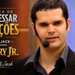 Capa 16:9 do artigo “A mágica de atravessar gerações”, com Paul & Jack em close-up no Programa Amaury Jr., em composição televisiva com título em branco e dourado.