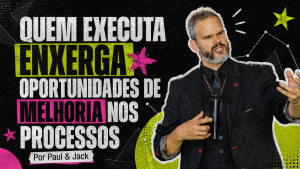 Palestrante em traje preto na capa do artigo “Quem executa enxerga oportunidades de melhoria nos processos”, com design grunge em preto, rosa e verde