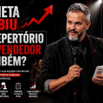 Paul, do Paul & Jack, em palestra com microfone e cartas na mão, ao lado do título “A meta subiu. O repertório do vendedor também?”.