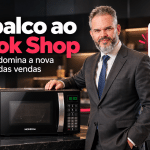 Paul, do Paul & Jack, ao lado de um micro-ondas Mondial em uma cozinha moderna, com destaque para o TikTok Shop e a conquista do Nível 3 em menos de um mês.