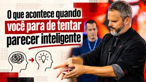 Paul Friedericks realizando uma mágica com cartas na capa do artigo “O que acontece quando você para de tentar parecer inteligente”.